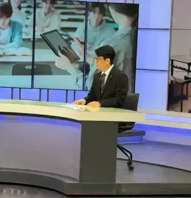 고등학교 진학을 앞두고 있거나 고등 내신과 수능 국어를 함께 준비하면서 지문 이해부터 문제풀이와 과제 관리까지 체계적인...